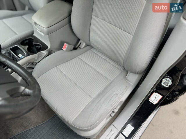 Черный Киа Соренто, объемом двигателя 2.5 л и пробегом 213 тыс. км за 7700 $, фото 8 на Automoto.ua