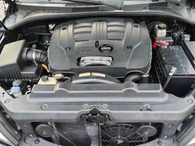 Черный Киа Соренто, объемом двигателя 2.5 л и пробегом 328 тыс. км за 3850 $, фото 11 на Automoto.ua