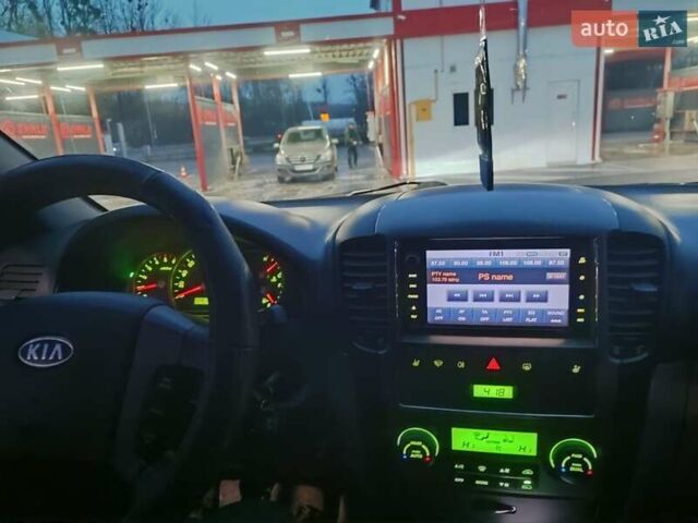 Черный Киа Соренто, объемом двигателя 2.5 л и пробегом 250 тыс. км за 9500 $, фото 15 на Automoto.ua