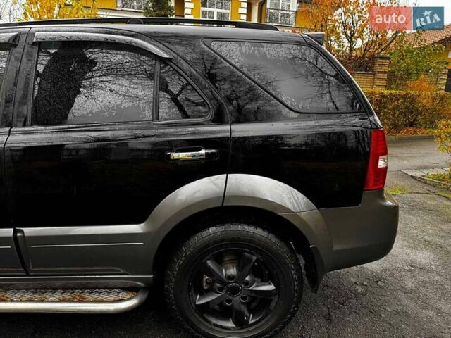 Чорний Кіа Соренто, об'ємом двигуна 2.5 л та пробігом 226 тис. км за 8490 $, фото 9 на Automoto.ua