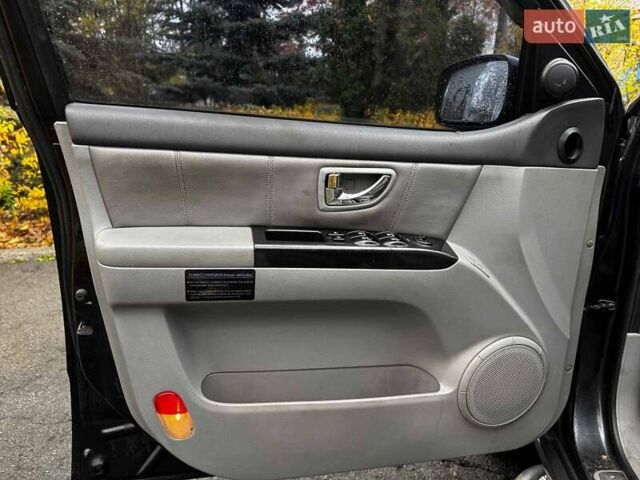 Чорний Кіа Соренто, об'ємом двигуна 2.5 л та пробігом 226 тис. км за 8490 $, фото 10 на Automoto.ua