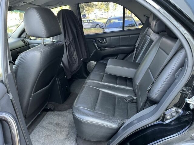 Чорний Кіа Соренто, об'ємом двигуна 2.5 л та пробігом 300 тис. км за 4800 $, фото 8 на Automoto.ua