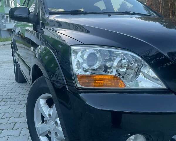 Черный Киа Соренто, объемом двигателя 2.5 л и пробегом 250 тыс. км за 8200 $, фото 1 на Automoto.ua