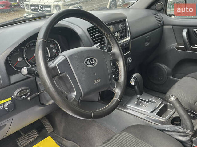 Чорний Кіа Соренто, об'ємом двигуна 2.5 л та пробігом 240 тис. км за 8999 $, фото 12 на Automoto.ua