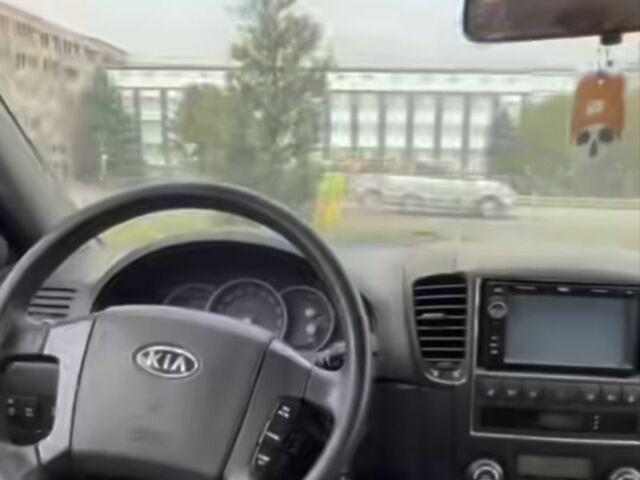 Киа Соренто 2007 в Славянске на Automoto.ua Черный Киа Соренто, объемом двигателя 2.5 л и пробегом 258 тыс. км за 2500 $, фото 4 на Automoto.ua