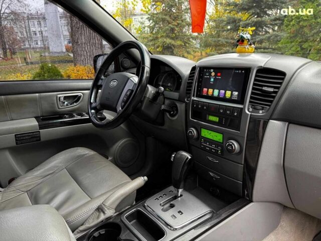 Чорний Кіа Соренто, об'ємом двигуна 2.5 л та пробігом 226 тис. км за 8490 $, фото 31 на Automoto.ua