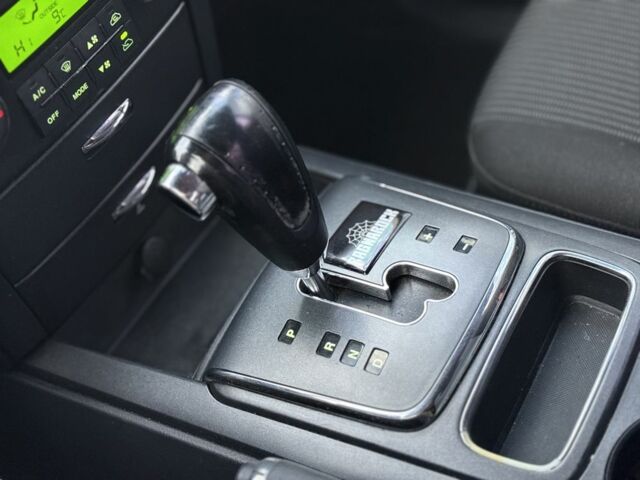 Черный Киа Соренто, объемом двигателя 2.5 л и пробегом 290 тыс. км за 5300 $, фото 7 на Automoto.ua