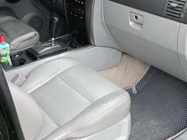 Черный Киа Соренто, объемом двигателя 2.5 л и пробегом 286 тыс. км за 6600 $, фото 11 на Automoto.ua