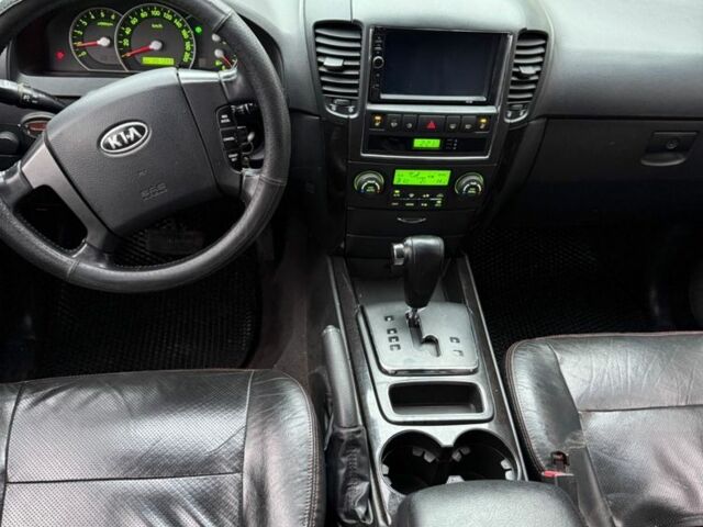 Черный Киа Соренто, объемом двигателя 2.4 л и пробегом 261 тыс. км за 6900 $, фото 12 на Automoto.ua