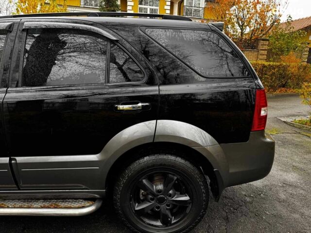 Чорний Кіа Соренто, об'ємом двигуна 2.5 л та пробігом 226 тис. км за 8490 $, фото 9 на Automoto.ua