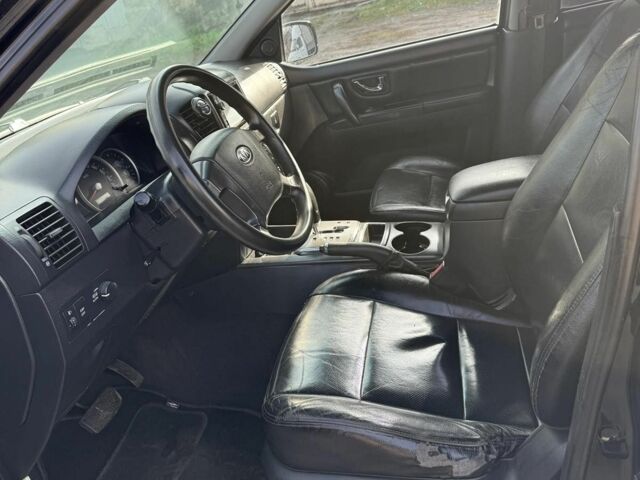 Черный Киа Соренто, объемом двигателя 2.5 л и пробегом 258 тыс. км за 4500 $, фото 6 на Automoto.ua