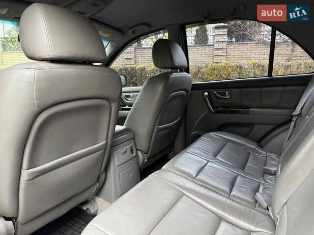 Чорний Кіа Соренто, об'ємом двигуна 2.5 л та пробігом 226 тис. км за 8490 $, фото 25 на Automoto.ua