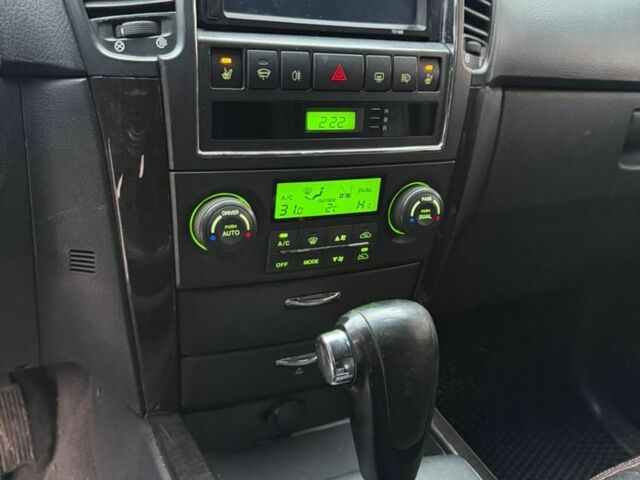 Черный Киа Соренто, объемом двигателя 2.4 л и пробегом 261 тыс. км за 6900 $, фото 10 на Automoto.ua