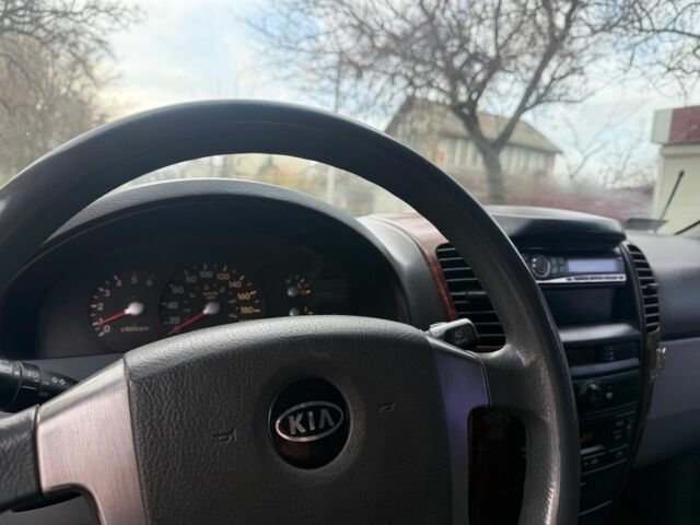 Чорний Кіа Соренто, об'ємом двигуна 2.5 л та пробігом 200 тис. км за 3700 $, фото 7 на Automoto.ua