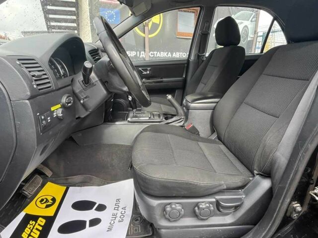 Черный Киа Соренто, объемом двигателя 2.5 л и пробегом 240 тыс. км за 8999 $, фото 16 на Automoto.ua