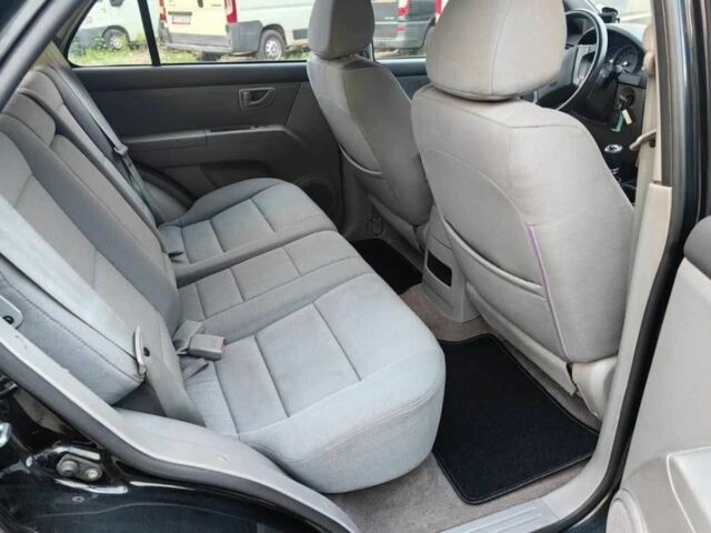 Черный Киа Соренто, объемом двигателя 2.5 л и пробегом 328 тыс. км за 3850 $, фото 10 на Automoto.ua