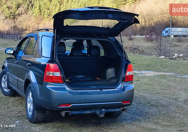 Черный Киа Соренто, объемом двигателя 2.5 л и пробегом 224 тыс. км за 7500 $, фото 2 на Automoto.ua