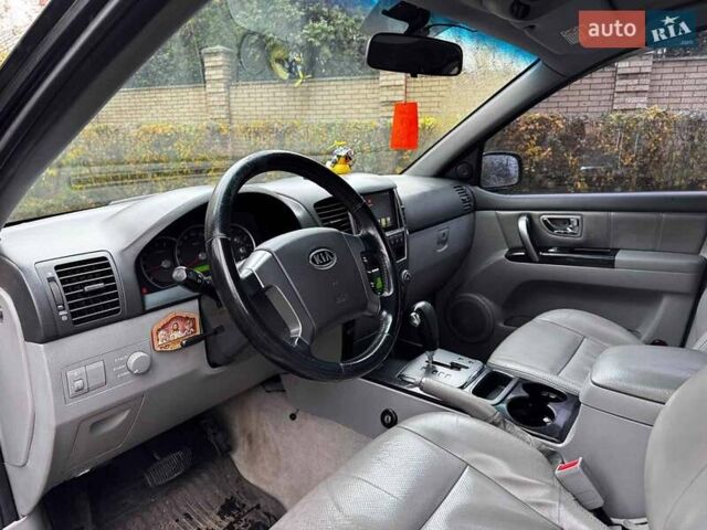 Чорний Кіа Соренто, об'ємом двигуна 2.5 л та пробігом 226 тис. км за 8490 $, фото 12 на Automoto.ua