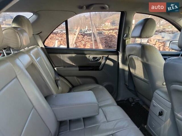 Чорний Кіа Соренто, об'ємом двигуна 2.5 л та пробігом 193 тис. км за 7500 $, фото 13 на Automoto.ua