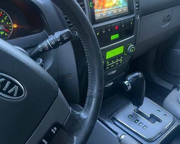 Черный Киа Соренто, объемом двигателя 2.5 л и пробегом 250 тыс. км за 8200 $, фото 29 на Automoto.ua