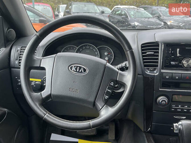 Чорний Кіа Соренто, об'ємом двигуна 2.5 л та пробігом 240 тис. км за 8999 $, фото 9 на Automoto.ua