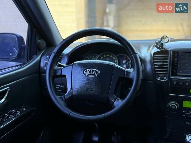 Черный Киа Соренто, объемом двигателя 2.5 л и пробегом 208 тыс. км за 8200 $, фото 53 на Automoto.ua