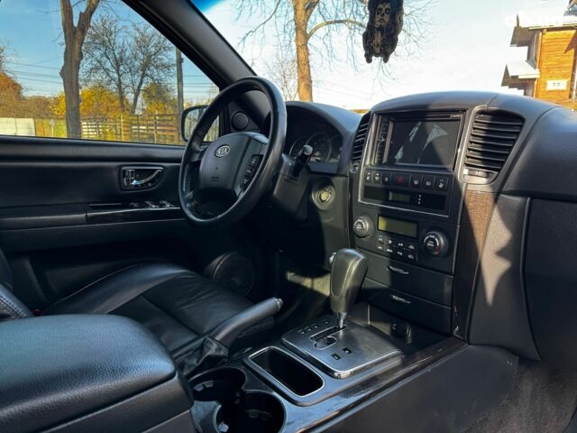 Черный Киа Соренто, объемом двигателя 2.5 л и пробегом 140 тыс. км за 8190 $, фото 28 на Automoto.ua