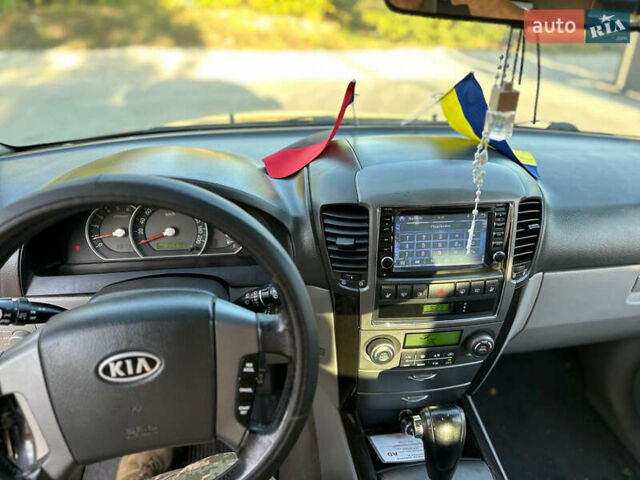 Чорний Кіа Соренто, об'ємом двигуна 2.5 л та пробігом 255 тис. км за 8750 $, фото 19 на Automoto.ua