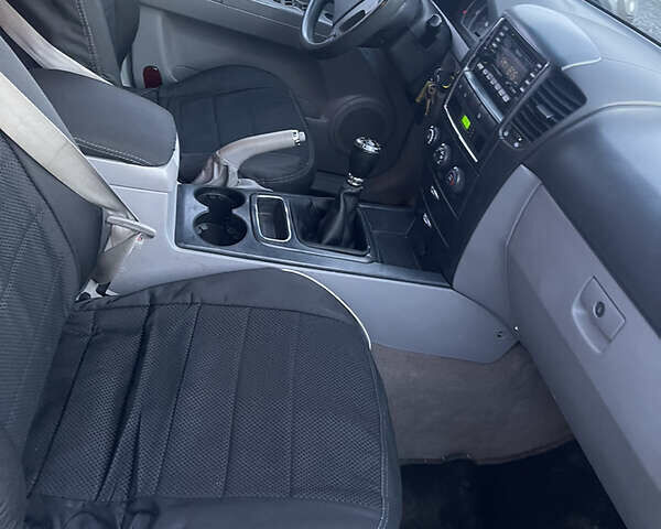 Черный Киа Соренто, объемом двигателя 2.5 л и пробегом 300 тыс. км за 8700 $, фото 3 на Automoto.ua