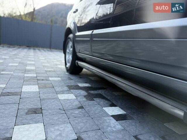 Черный Киа Соренто, объемом двигателя 2.5 л и пробегом 208 тыс. км за 8200 $, фото 29 на Automoto.ua