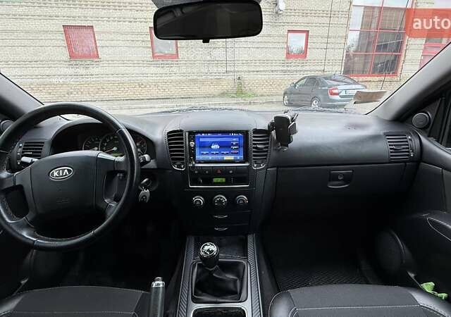 Чорний Кіа Соренто, об'ємом двигуна 2.5 л та пробігом 220 тис. км за 7000 $, фото 6 на Automoto.ua