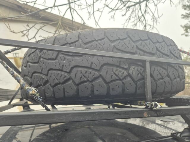 Черный Киа Соренто, объемом двигателя 2.5 л и пробегом 290 тыс. км за 4300 $, фото 5 на Automoto.ua