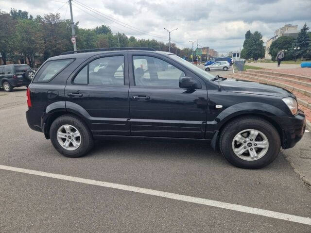 Черный Киа Соренто, объемом двигателя 2.5 л и пробегом 250 тыс. км за 5500 $, фото 2 на Automoto.ua