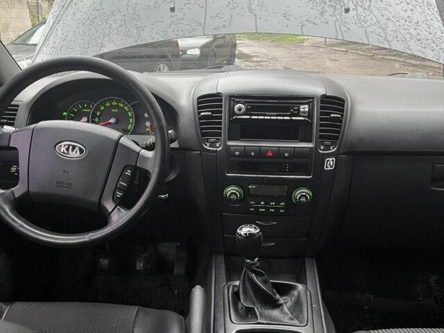 Чорний Кіа Соренто, об'ємом двигуна 2.5 л та пробігом 240 тис. км за 7400 $, фото 7 на Automoto.ua