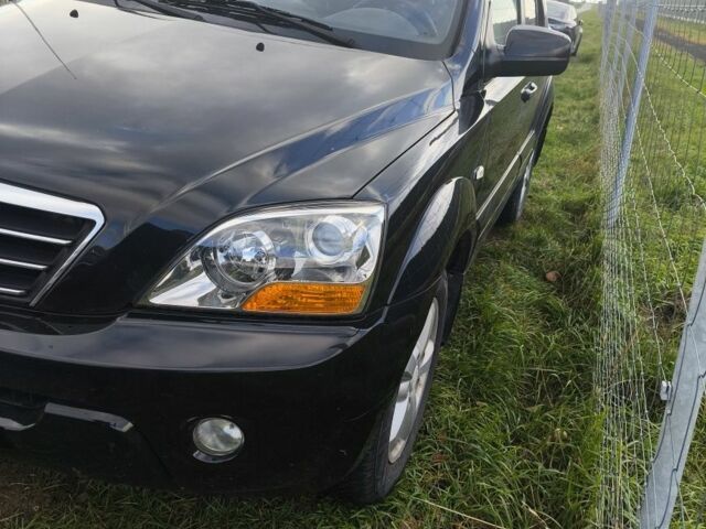 Черный Киа Соренто, объемом двигателя 2.5 л и пробегом 250 тыс. км за 4870 $, фото 2 на Automoto.ua