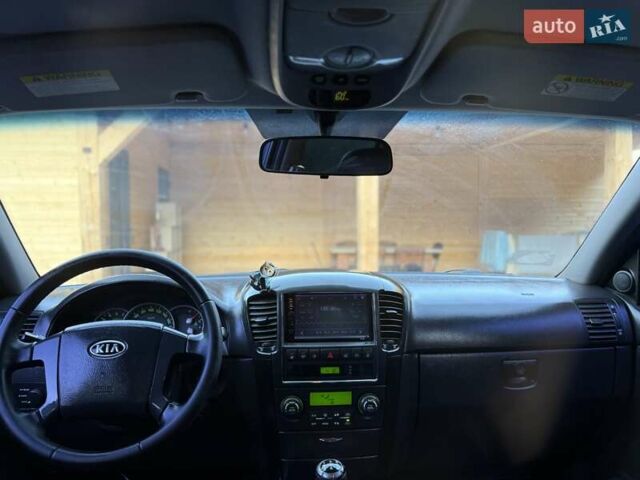 Черный Киа Соренто, объемом двигателя 2.5 л и пробегом 208 тыс. км за 8200 $, фото 54 на Automoto.ua
