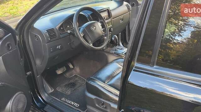 Чорний Кіа Соренто, об'ємом двигуна 2.5 л та пробігом 188 тис. км за 7800 $, фото 14 на Automoto.ua