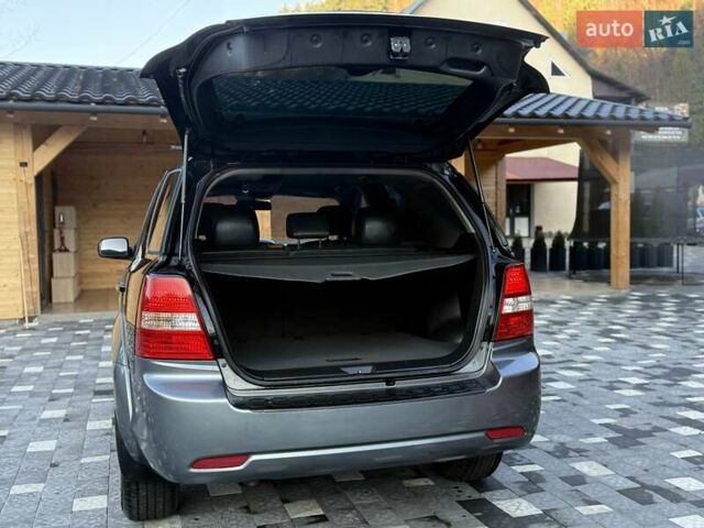 Черный Киа Соренто, объемом двигателя 2.5 л и пробегом 208 тыс. км за 8200 $, фото 73 на Automoto.ua