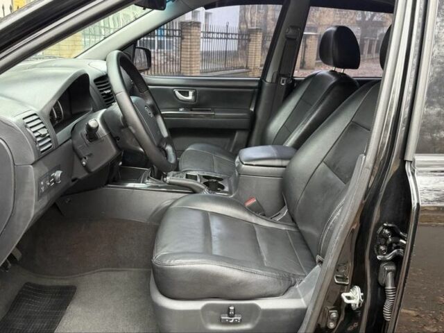 Черный Киа Соренто, объемом двигателя 2.5 л и пробегом 173 тыс. км за 9500 $, фото 9 на Automoto.ua