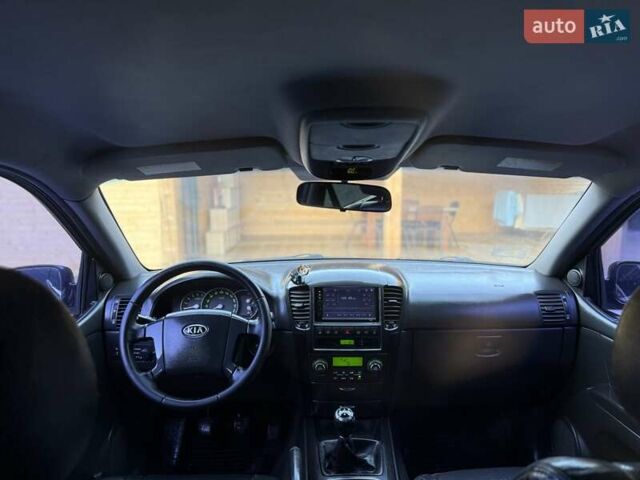 Черный Киа Соренто, объемом двигателя 2.5 л и пробегом 208 тыс. км за 8200 $, фото 58 на Automoto.ua