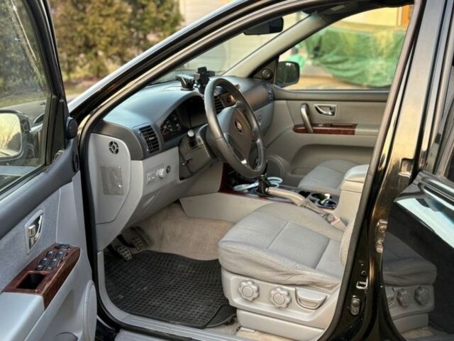 Чорний Кіа Соренто, об'ємом двигуна 2.5 л та пробігом 200 тис. км за 2143 $, фото 7 на Automoto.ua