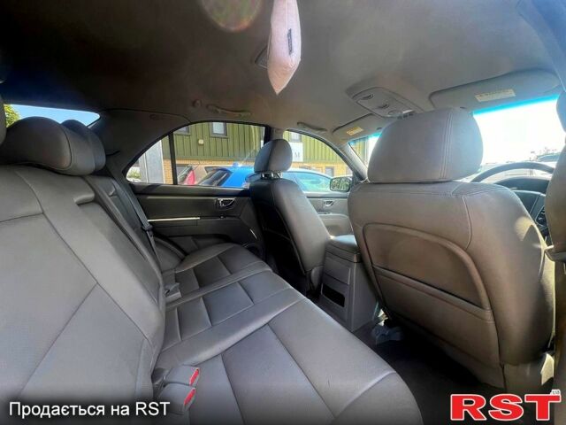 Черный Киа Соренто, объемом двигателя 2.5 л и пробегом 97 тыс. км за 4700 $, фото 10 на Automoto.ua