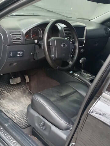 Черный Киа Соренто, объемом двигателя 2.5 л и пробегом 260 тыс. км за 7900 $, фото 9 на Automoto.ua