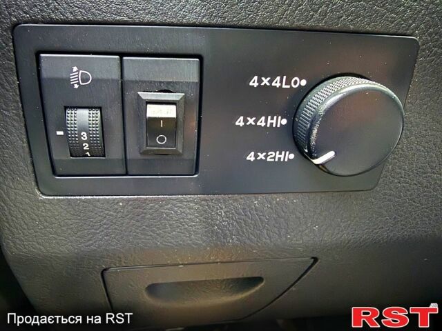 Черный Киа Соренто, объемом двигателя 2.5 л и пробегом 173 тыс. км за 9500 $, фото 9 на Automoto.ua