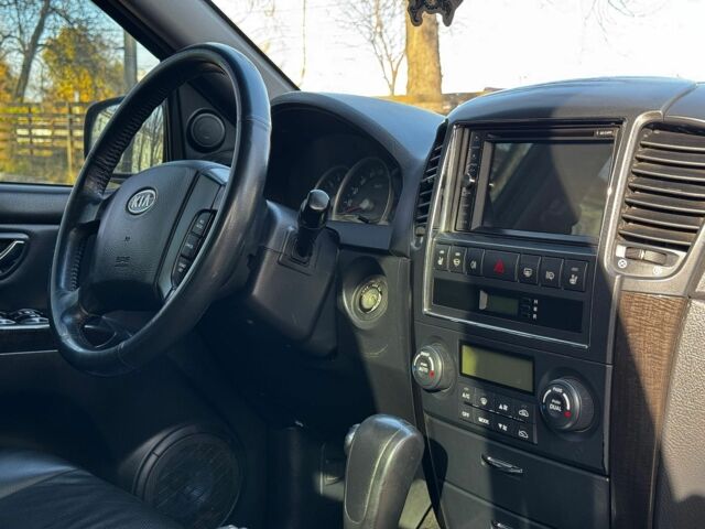 Черный Киа Соренто, объемом двигателя 2.5 л и пробегом 140 тыс. км за 8190 $, фото 29 на Automoto.ua