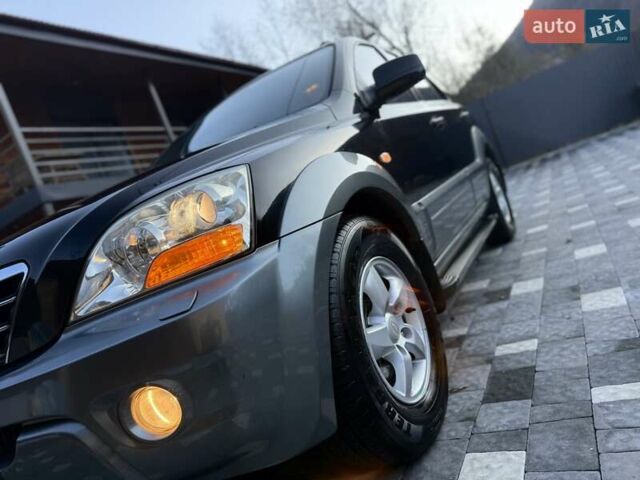 Черный Киа Соренто, объемом двигателя 2.5 л и пробегом 208 тыс. км за 8200 $, фото 36 на Automoto.ua