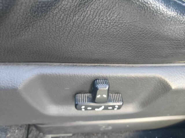 Черный Киа Соренто, объемом двигателя 2.5 л и пробегом 180 тыс. км за 1387 $, фото 17 на Automoto.ua