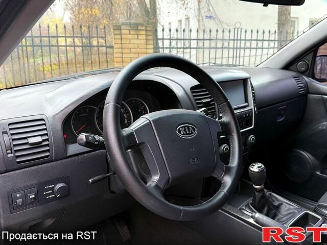 Черный Киа Соренто, объемом двигателя 2.5 л и пробегом 173 тыс. км за 9500 $, фото 8 на Automoto.ua