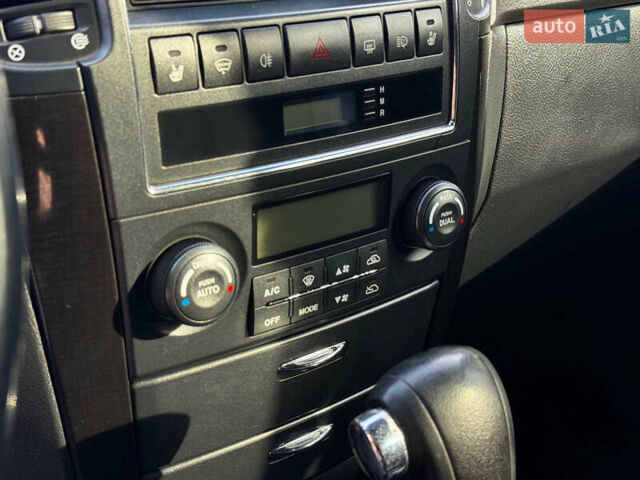 Черный Киа Соренто, объемом двигателя 2.5 л и пробегом 140 тыс. км за 8190 $, фото 20 на Automoto.ua