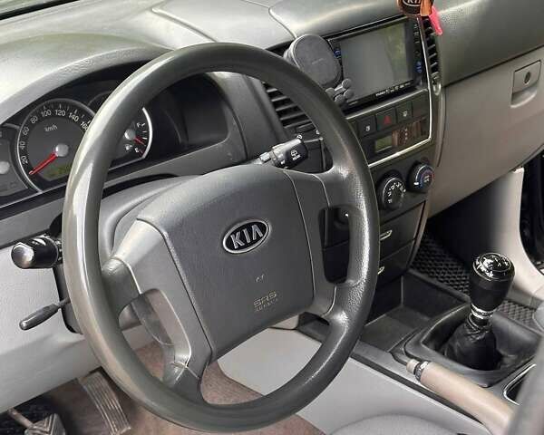 Чорний Кіа Соренто, об'ємом двигуна 2.5 л та пробігом 256 тис. км за 8500 $, фото 22 на Automoto.ua